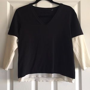 One girl Who V Neck Black and White Layering Top